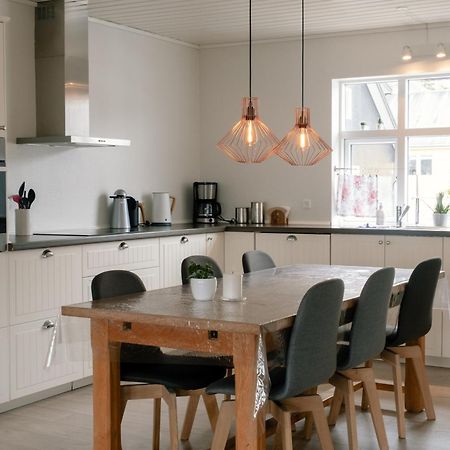Spacious City Center Home By The Sea Klaksvík المظهر الخارجي الصورة